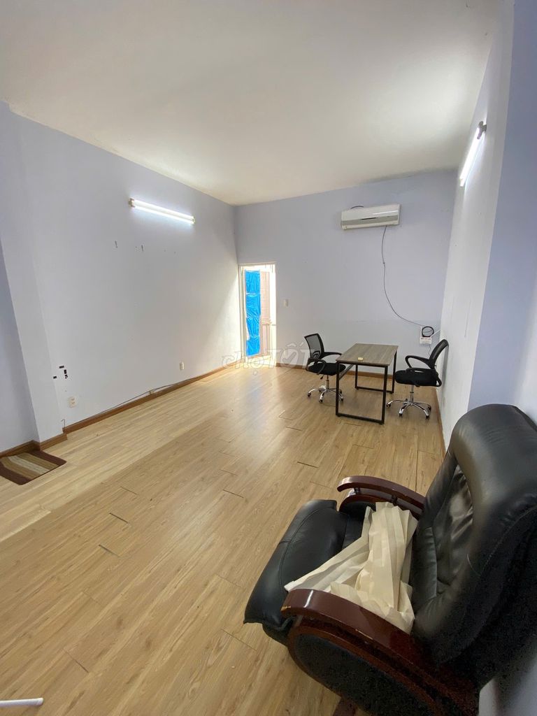 Фото 3: Аренда офиса 35 м² Бау Кат 6, район Тан Бинь