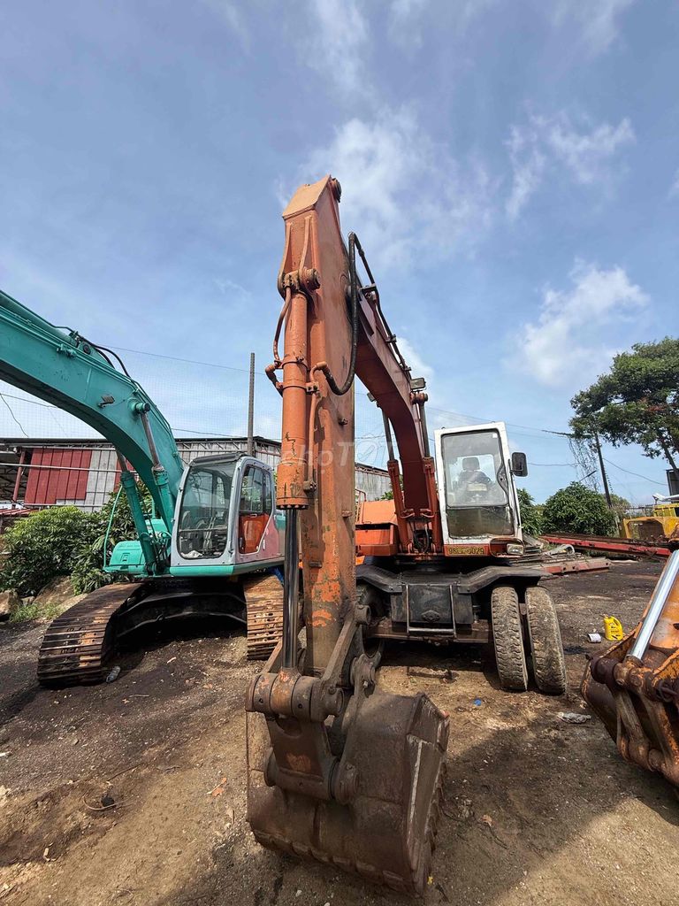 Фото 2: Экскаватор Komatsu PC 220-8 2014, желтый