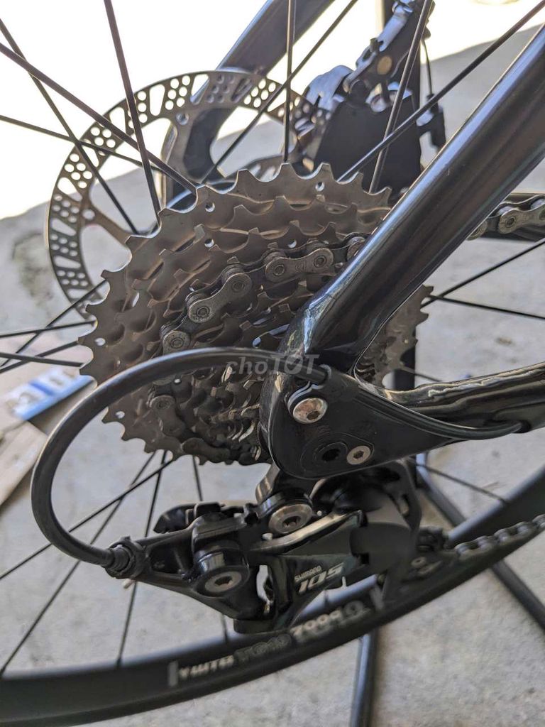 Фото 3: Шоссейный велосипед SAVA X7 pro Carbon Красный Shimano 105