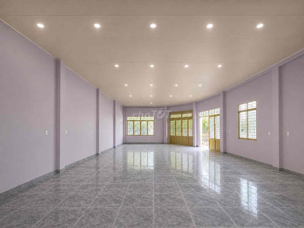 Фото 3: Аренда коммерческого помещения 160 м², 2 фасада на улице Ми Ан, у реки, красивое место