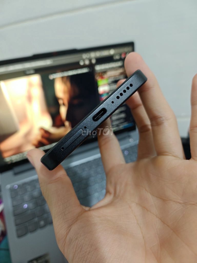 Фото 2: POCO X7 Pro 12GB/256GB черный, золотой, б/у