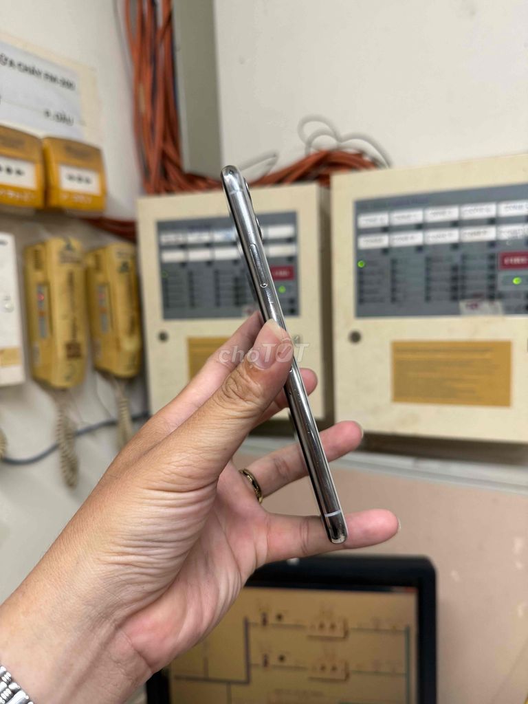 Фото 2: Apple iPhone 11 Pro Max 256GB Серебристый б/у