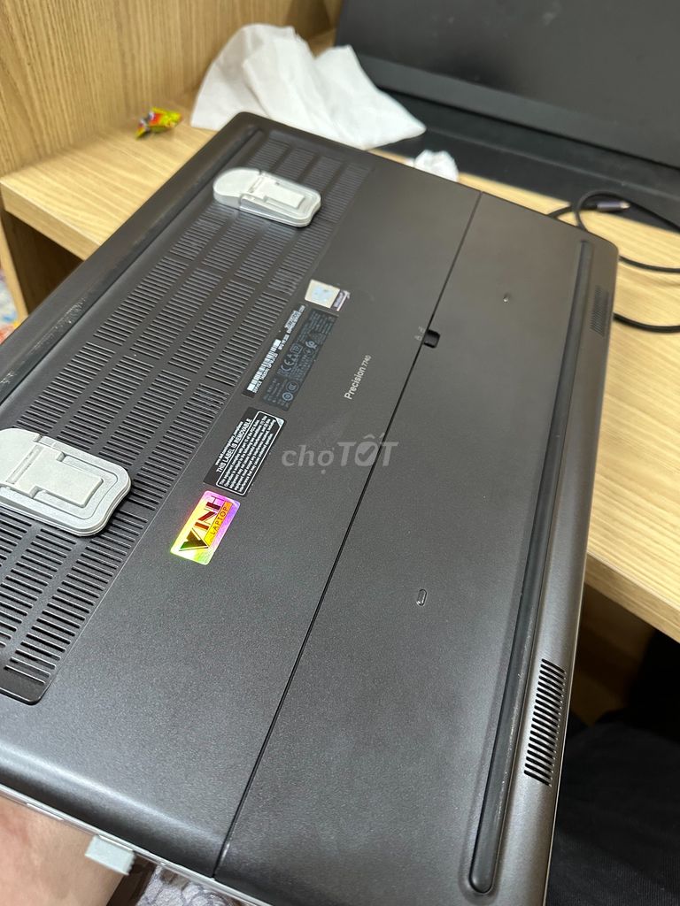 Фото 2: Dell Precision 7740 i7-9750H 17.3 inch 32GB/512GB