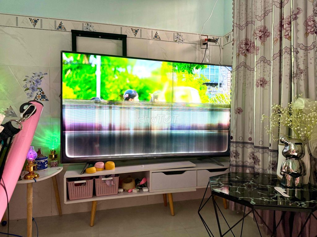 Телевизор TCL 65 дюймов, полосы на экране