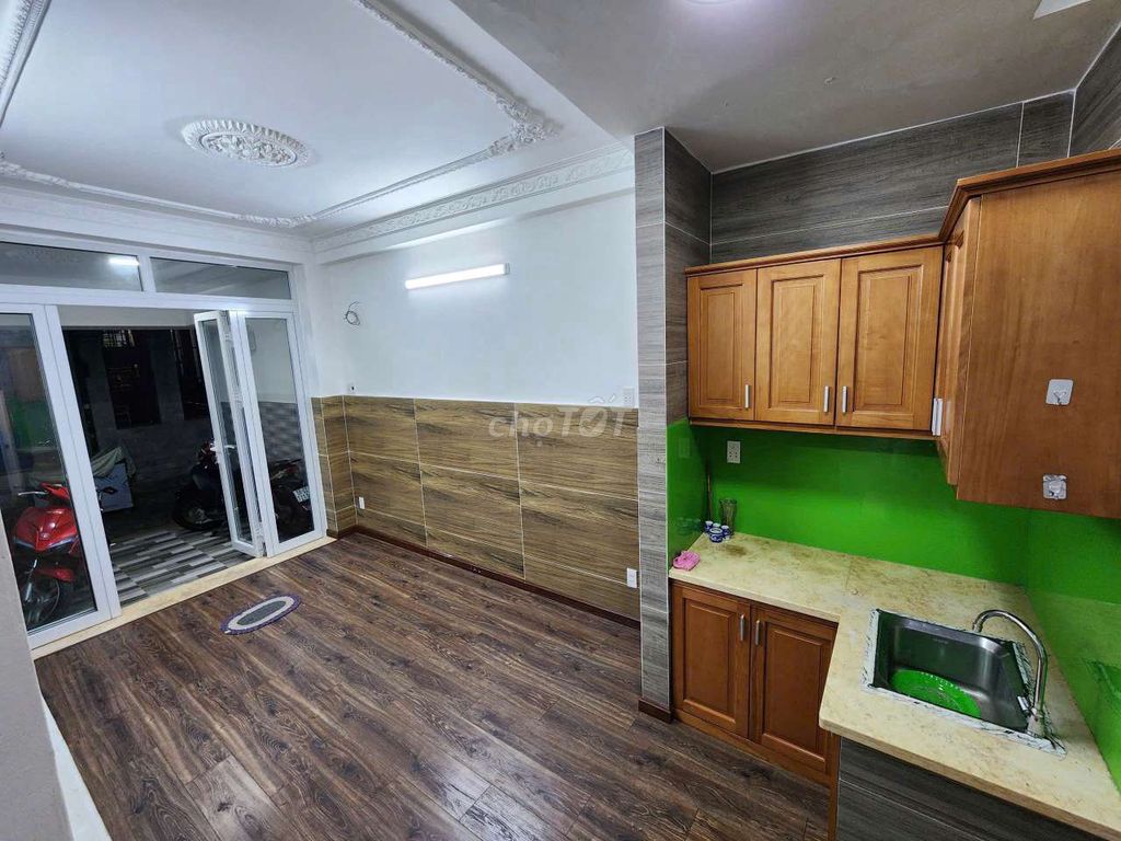 Фото 2: Продажа дома 3 этажа 3 млрд 980 хẻм 502 ХЮИНЬ ТАН ФАТ - р-н БИНЬ ТХУАН, 7-й округ