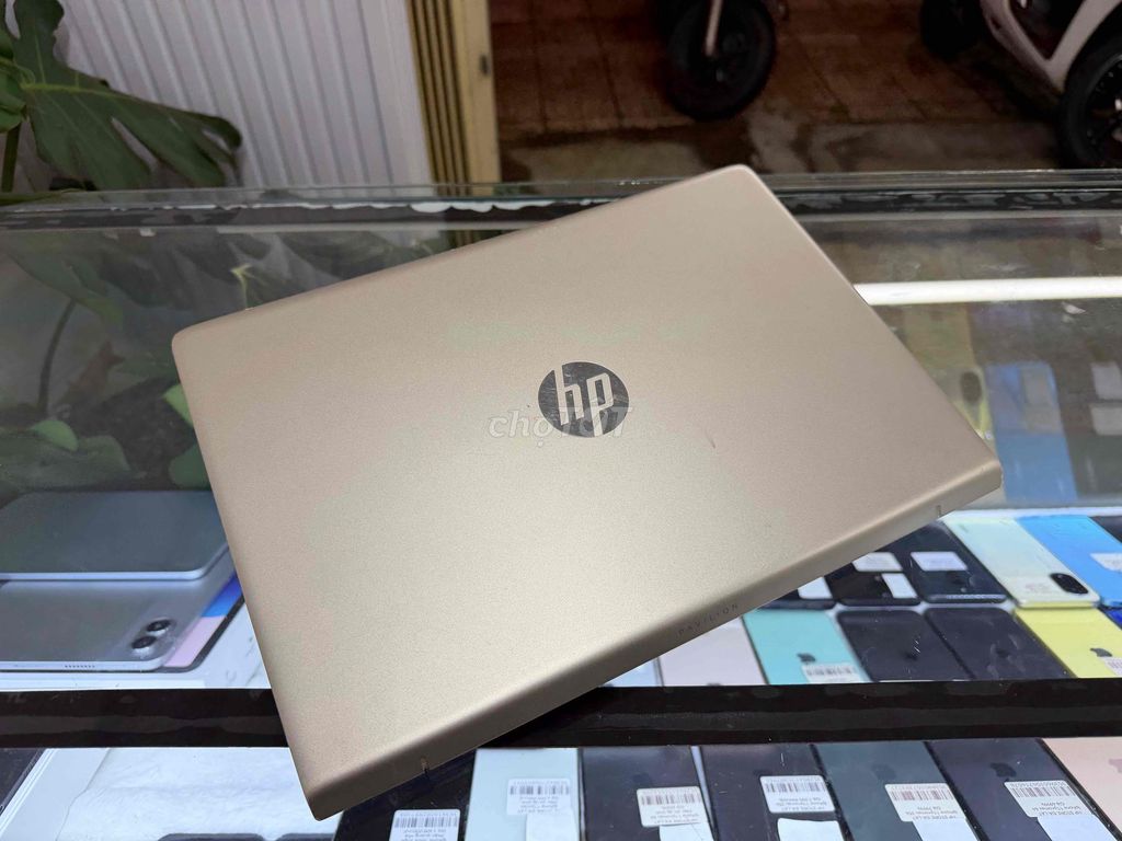 Фото 2: HP PAVILION 15 i5-8250U 14 inch 4GB/120GB SSD