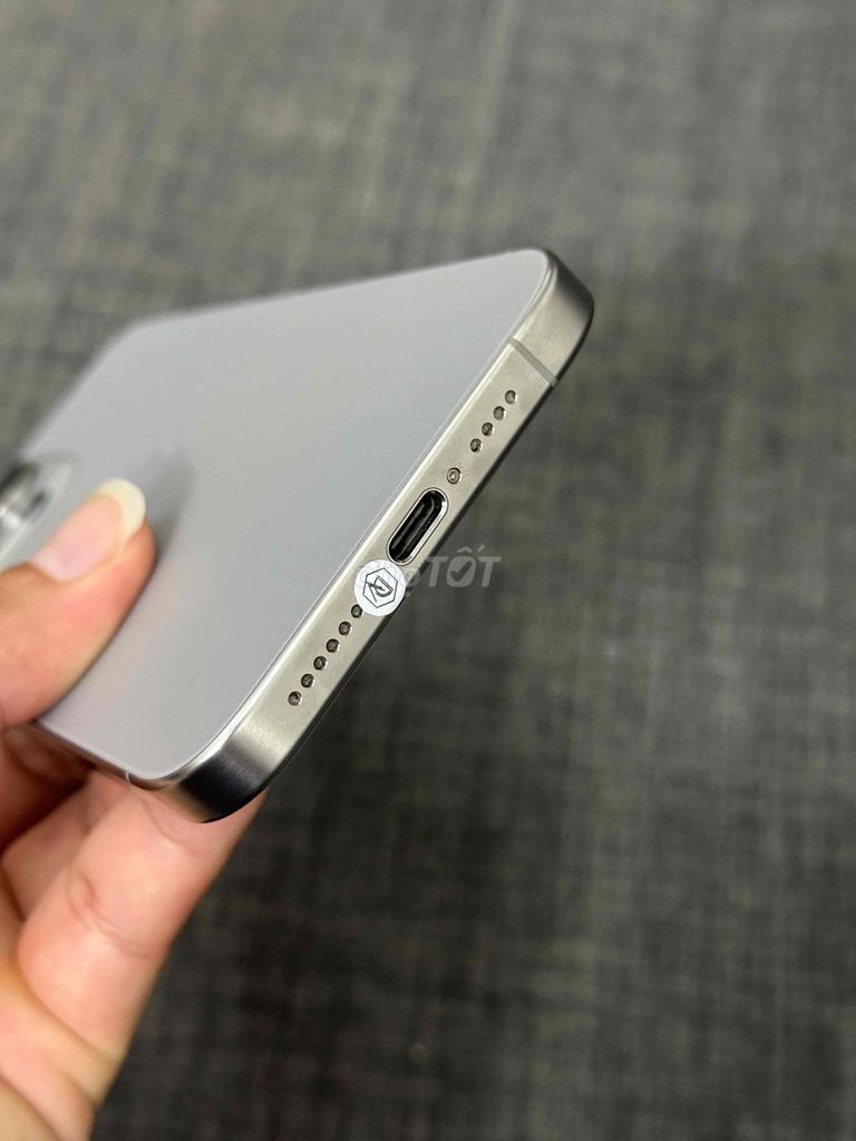 Фото 3: Apple iPhone 15 Pro Max 256GB Серый Новый