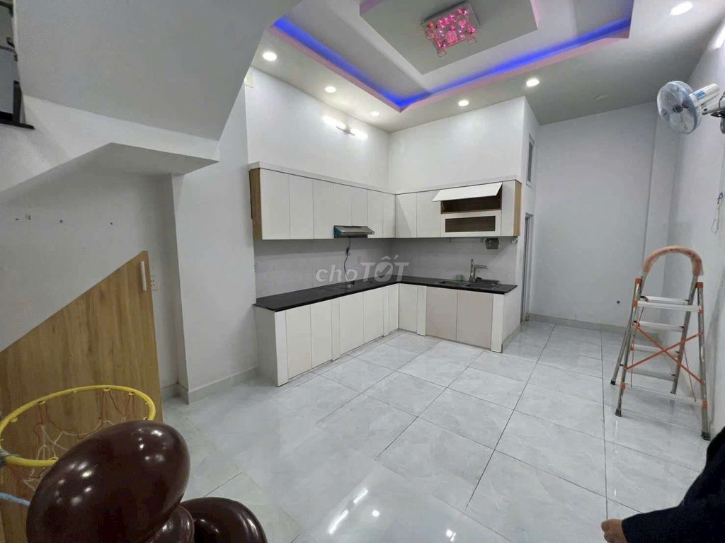Сдаётся дом целиком, переулок 310// Дыонг Куанг Хам, квартал 5, район Го Вап