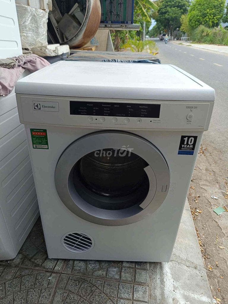 Сушильная машина для одежды Electrolux 7 кг Белая
