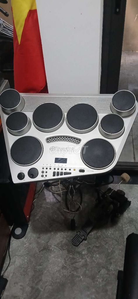 Электронные барабаны Yamaha, серебристые