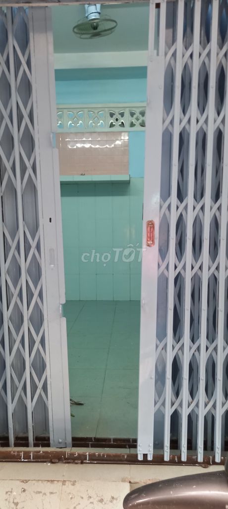 Фото 2: Продаётся красивый дом, можно сразу заселиться, полный пакет документов, Лак Лонг Куан