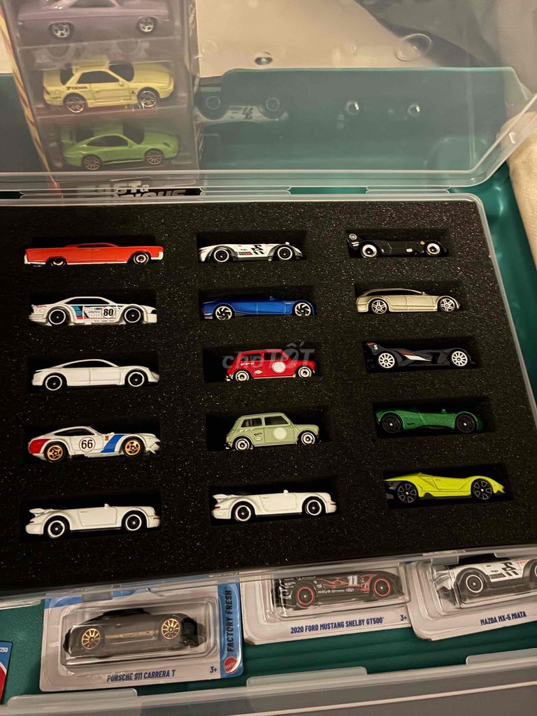 Фото 2: Модель машинки Hot Wheels Металлическая Разноцветная