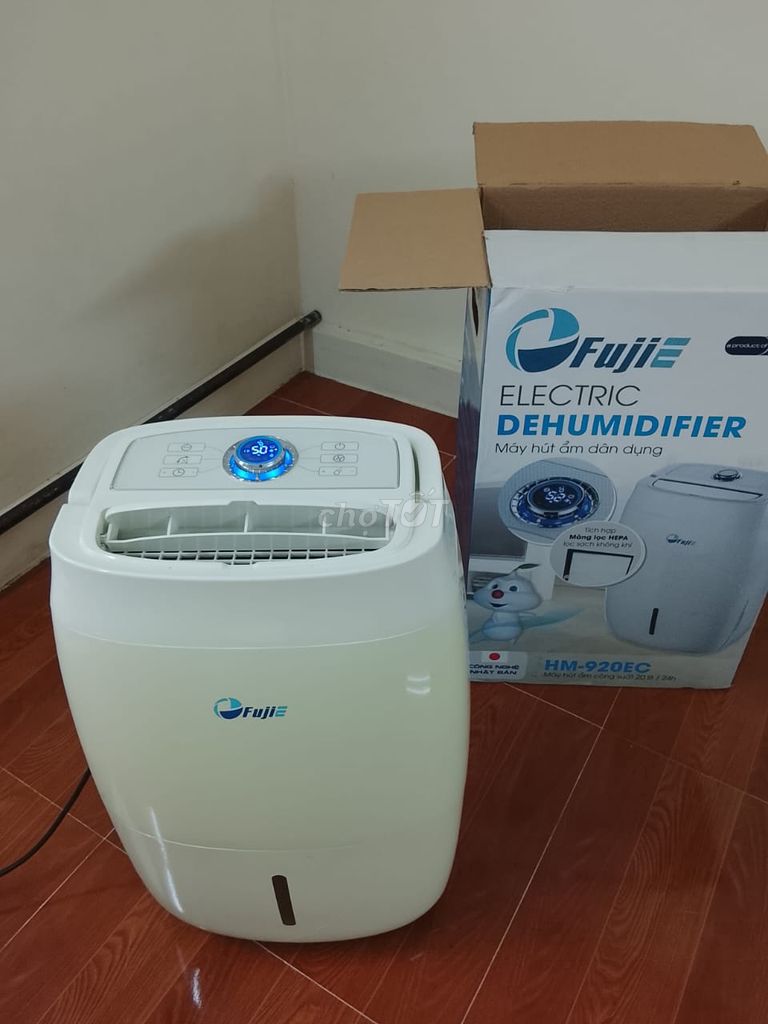 Фото 2: Осушитель воздуха Fujie HM-920EC Белый