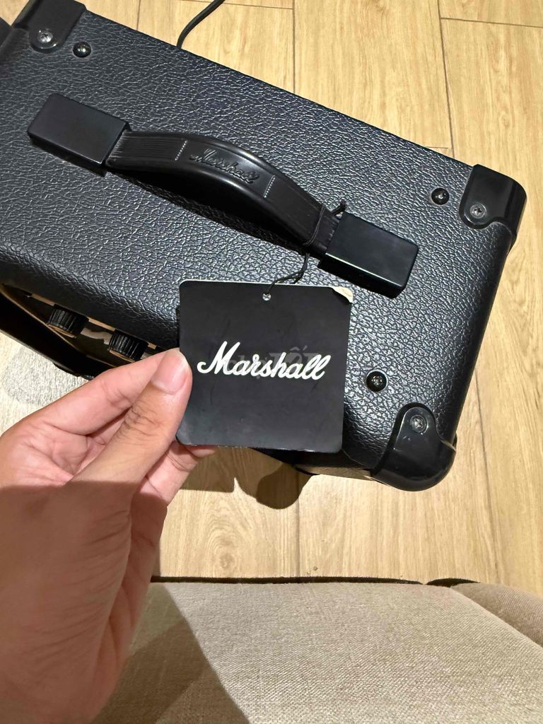Фото 3: Усилитель для гитары Marshall MG10, черный