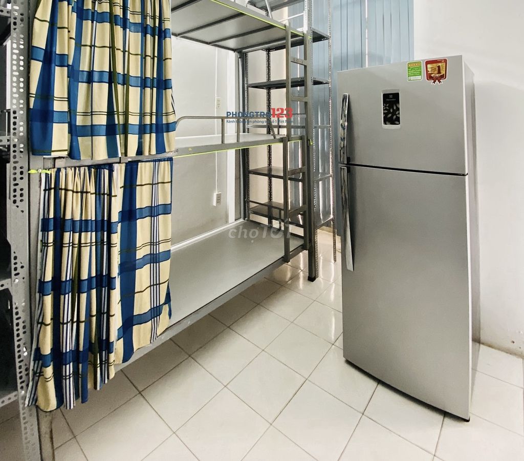 Фото 3: Совместное проживание в районе 5, в 200 м от Педагогического университета, всего 1,3 млн