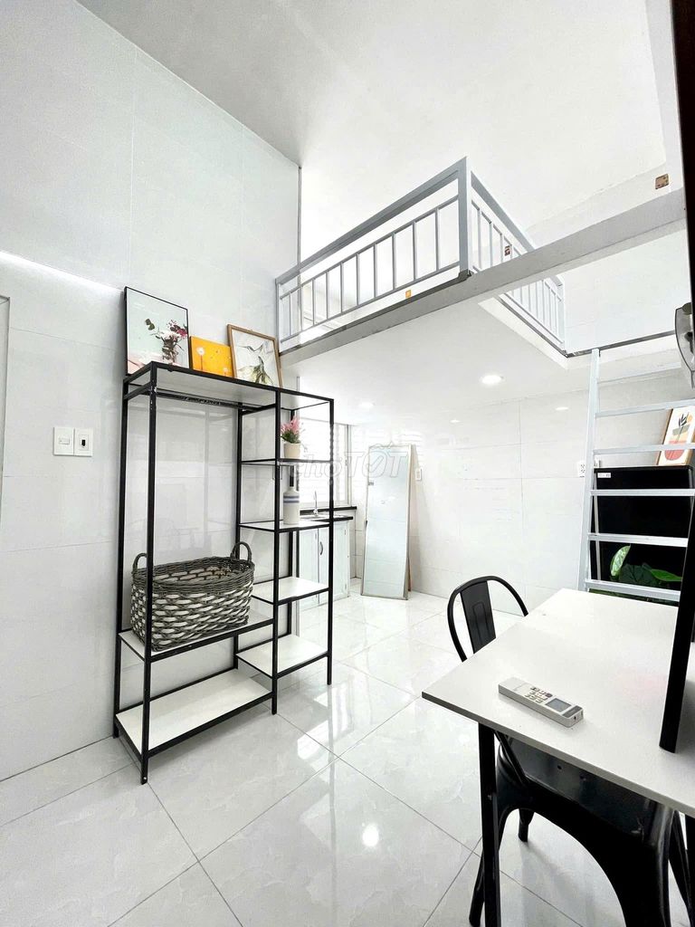 Мини-квартира 30 м² с антресолью на улице Динь Тиен Хоанг, район Биньтхань