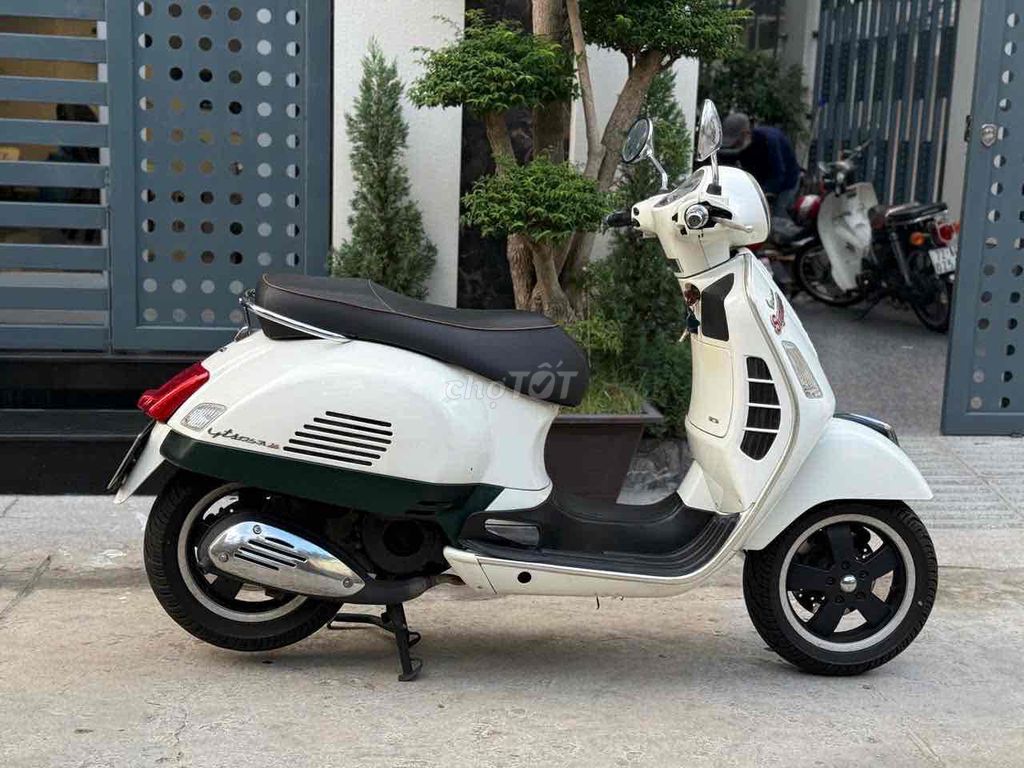 Фото 3: Piaggio Vespa GTS 125 3Vie 2015 Белый Б/у