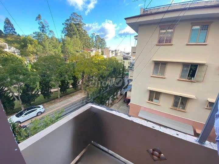 Фото 3: Продаётся угловая квартира с балконом // 2 млрд 650 млн, жилой комплекс Нгуен Лыонг Банг, центр Далата