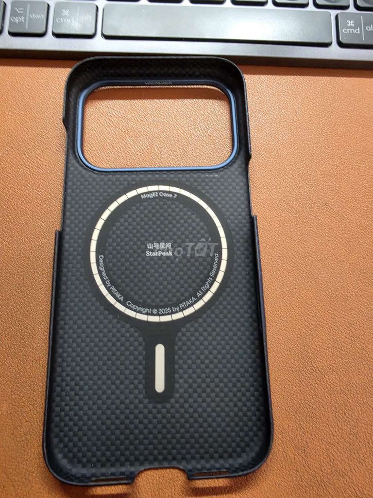 Фото 2: Чехол Pitaka синий Ultra Slim для iPhone 17 Pro