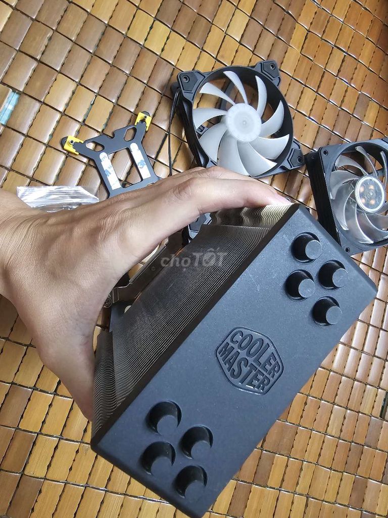 Фото 2: Воздушное охлаждение Cooler Master черное, б/у