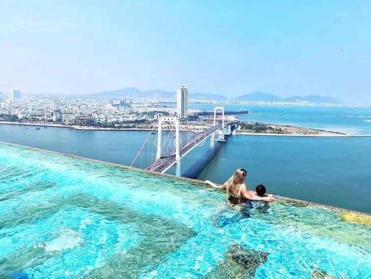 Фото 2: Апартаменты в отеле Golden Bay Дананг