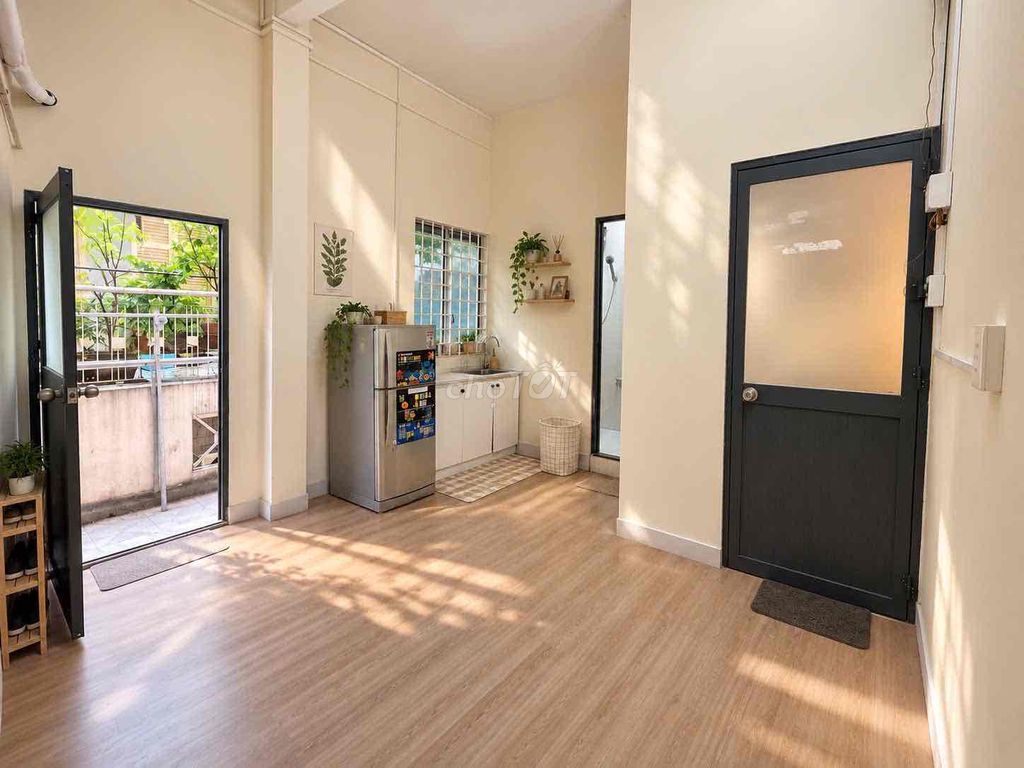 2 спальни + 1 гостиная, 55 м², адрес: 4 человека, 4 мотоцикла, без общего хозяина, район 10, рядом с UEH