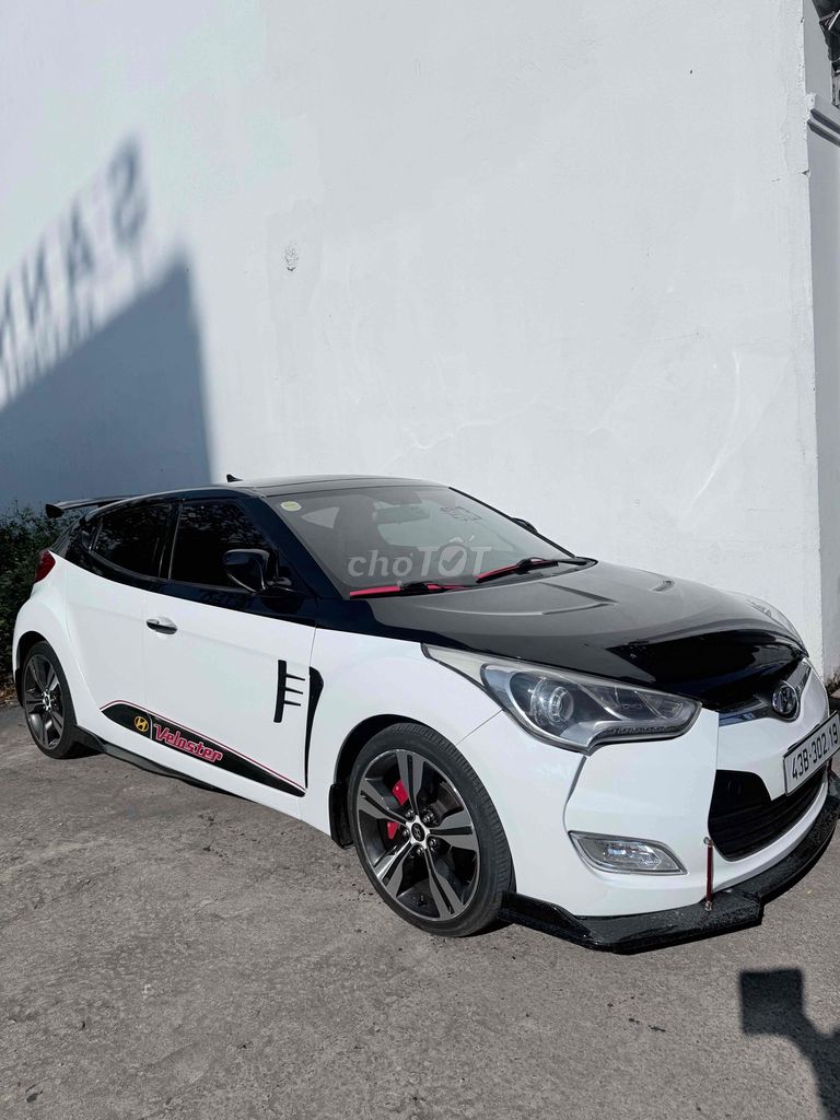 Hyundai Veloster Белый Черный Люк