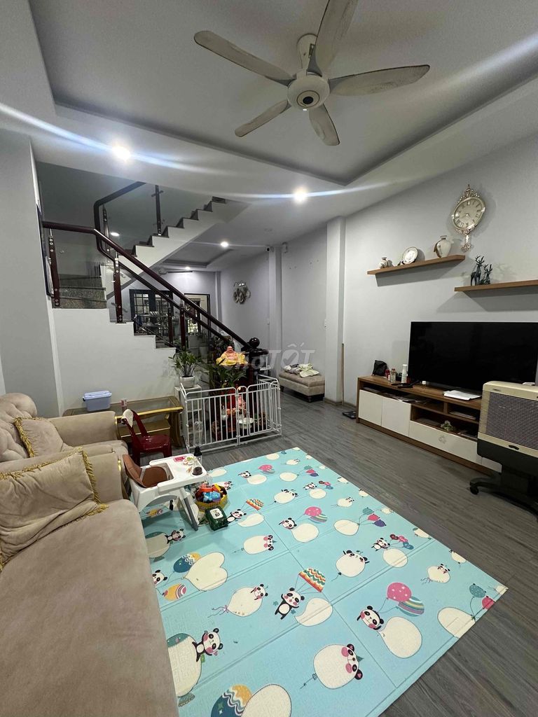 Фото 2: Собственник продаёт дом в районе Saigon Coop 63 м², 1 этаж, 2 этажа, терраса