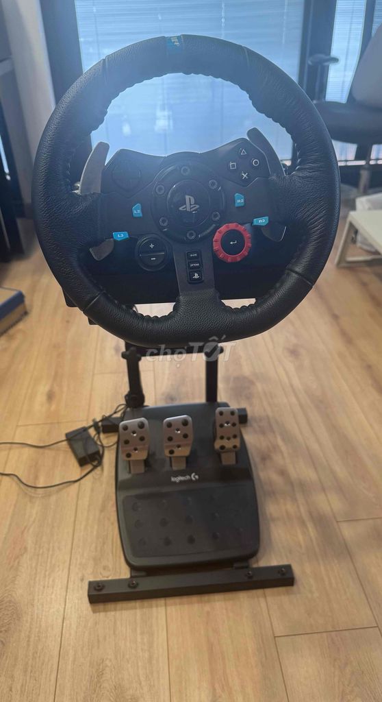 Фото 2: Руль Logitech G29 + стойка