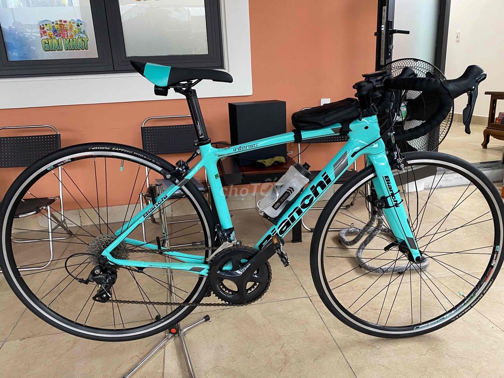 Гоночный велосипед Bianchi Intenso бирюзовый