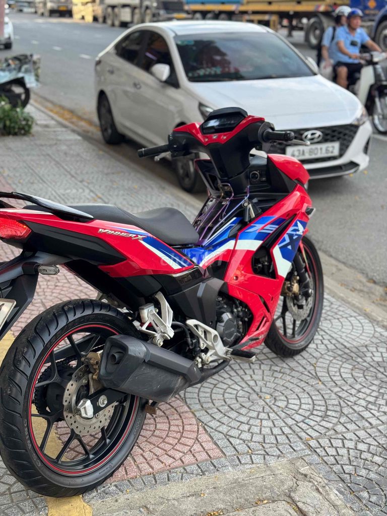 Фото 3: Honda Winner V3 2023 Красный