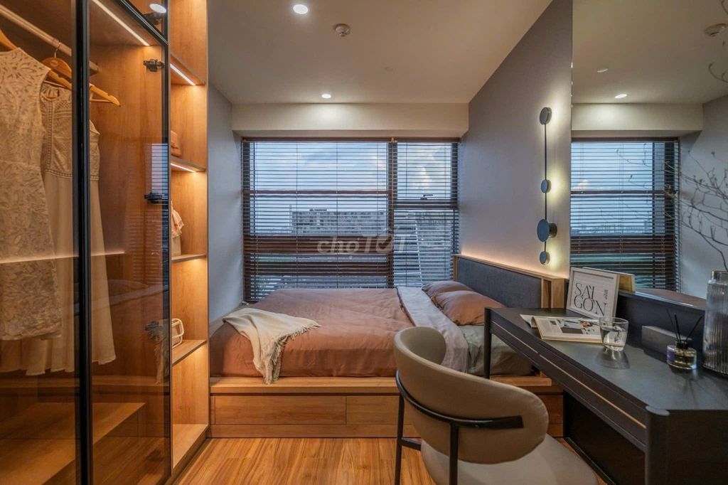 Сдаётся квартира в ЖК Kingston 82 м², 2 спальни, 2 санузла, с полной мебелью, цена 17 млн донгов/мес. Красивая квартира