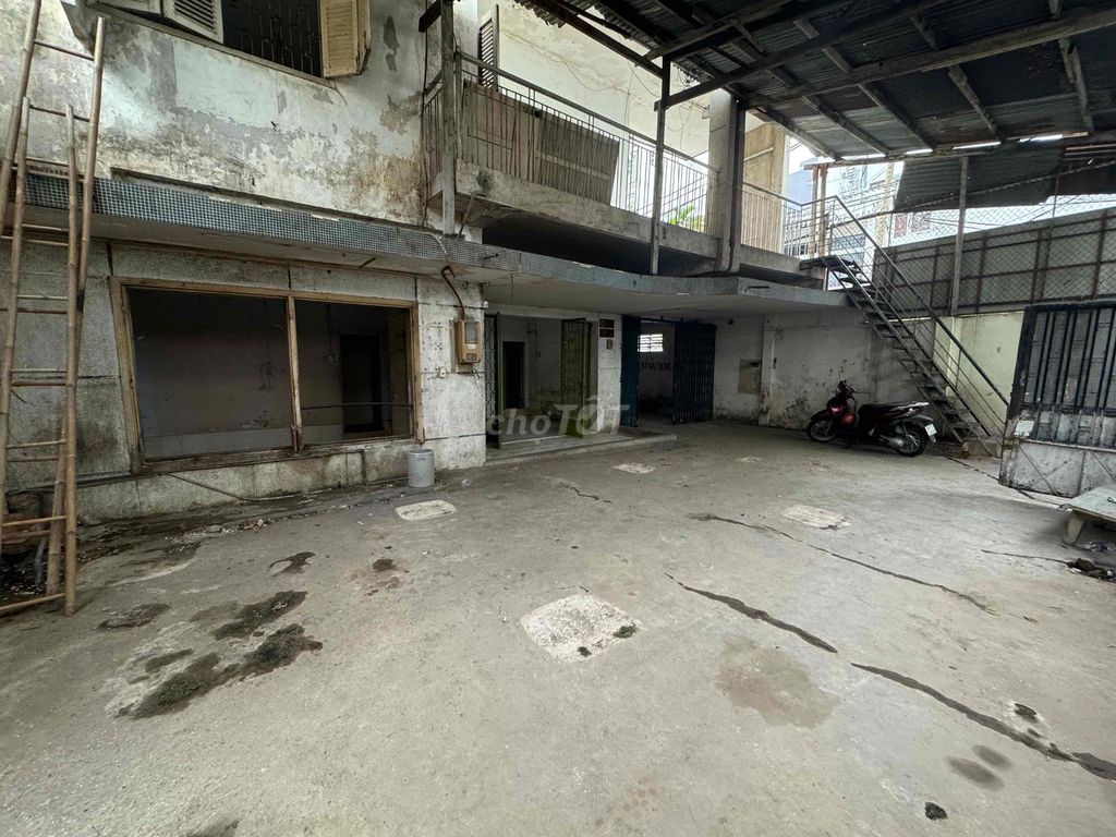 Фото 2: Сырое коммерческое помещение HXT в японском квартале, под любой бизнес