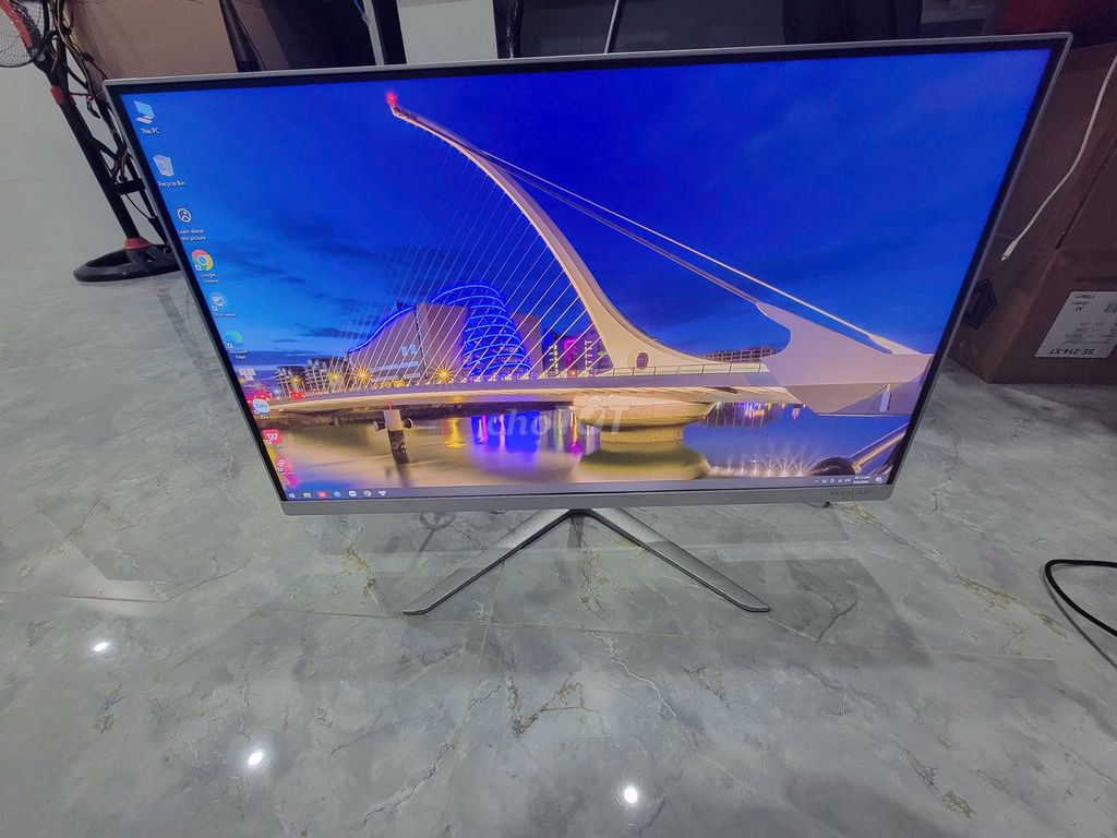 Фото 2: Моноблок i5-10400 16GB/480GB серебристый