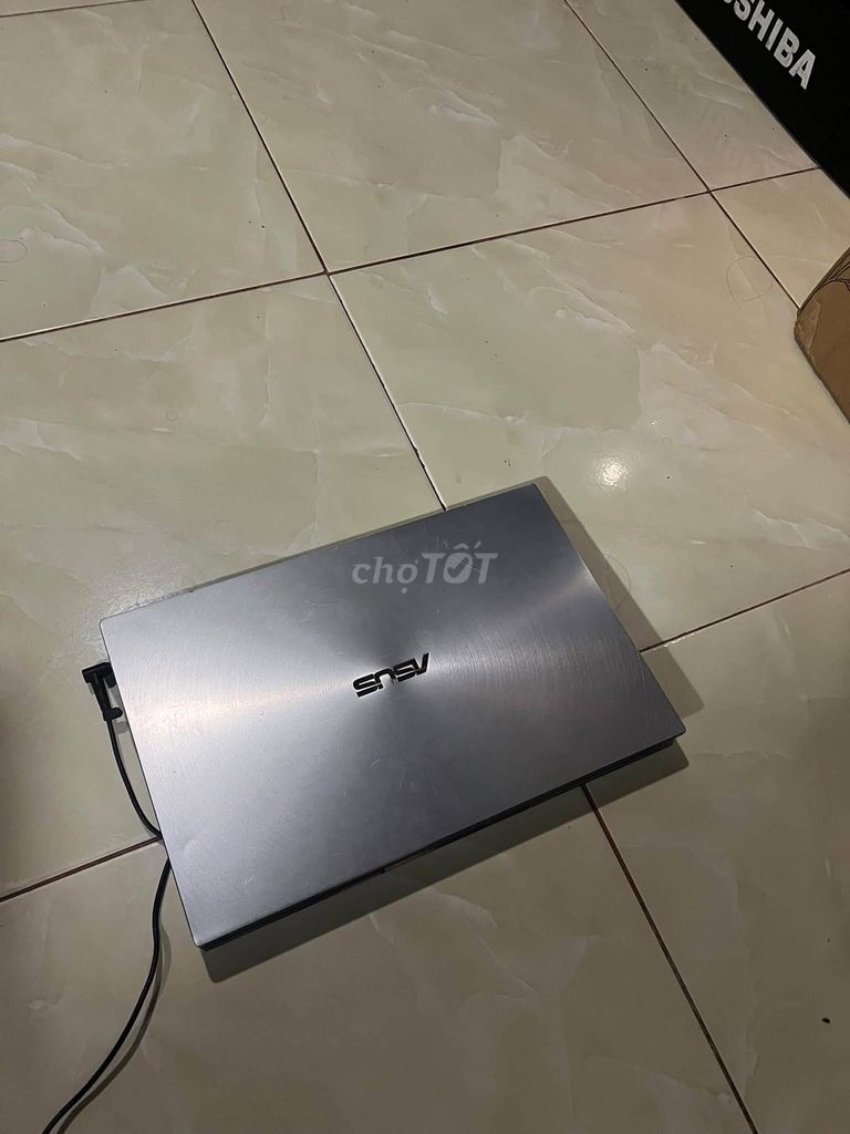 ASUS ZenBook 14 UX431FA i5-8265U 8GB Как новый
