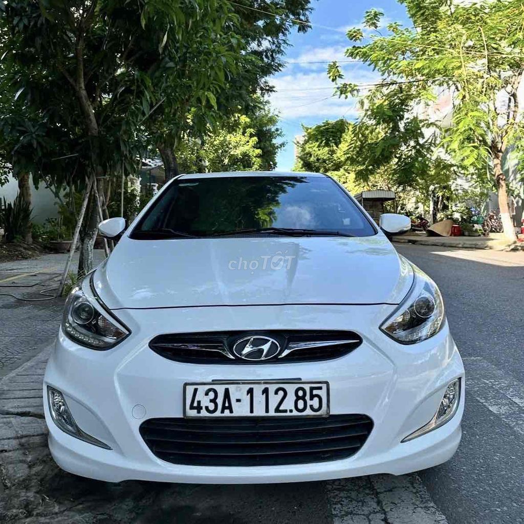 Hyundai Accent Hatchback 2016 Full Option Белый