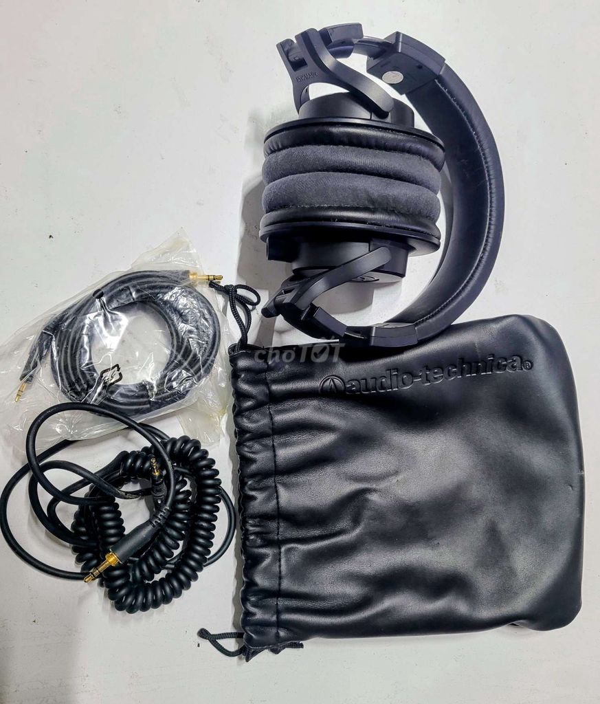 Фото 2: Наушники полноразмерные Audio-Technica ATH-M40x черные