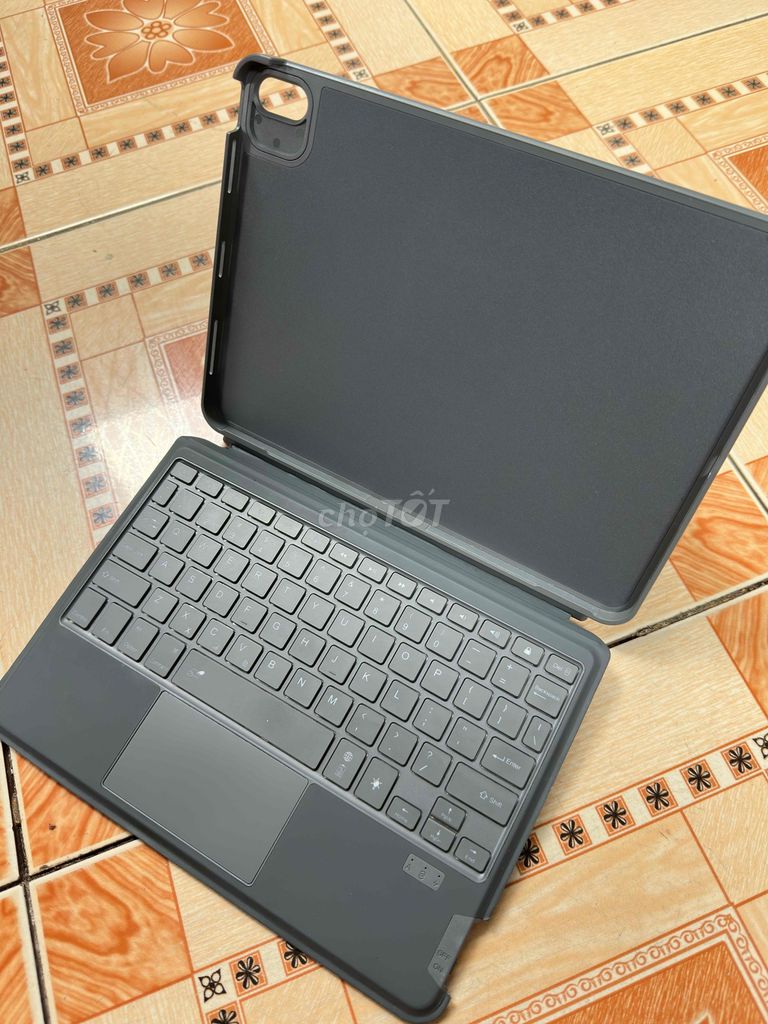 Фото 2: Клавиатура WIWU Combo Touch серая для iPad 10.9/11 дюймов