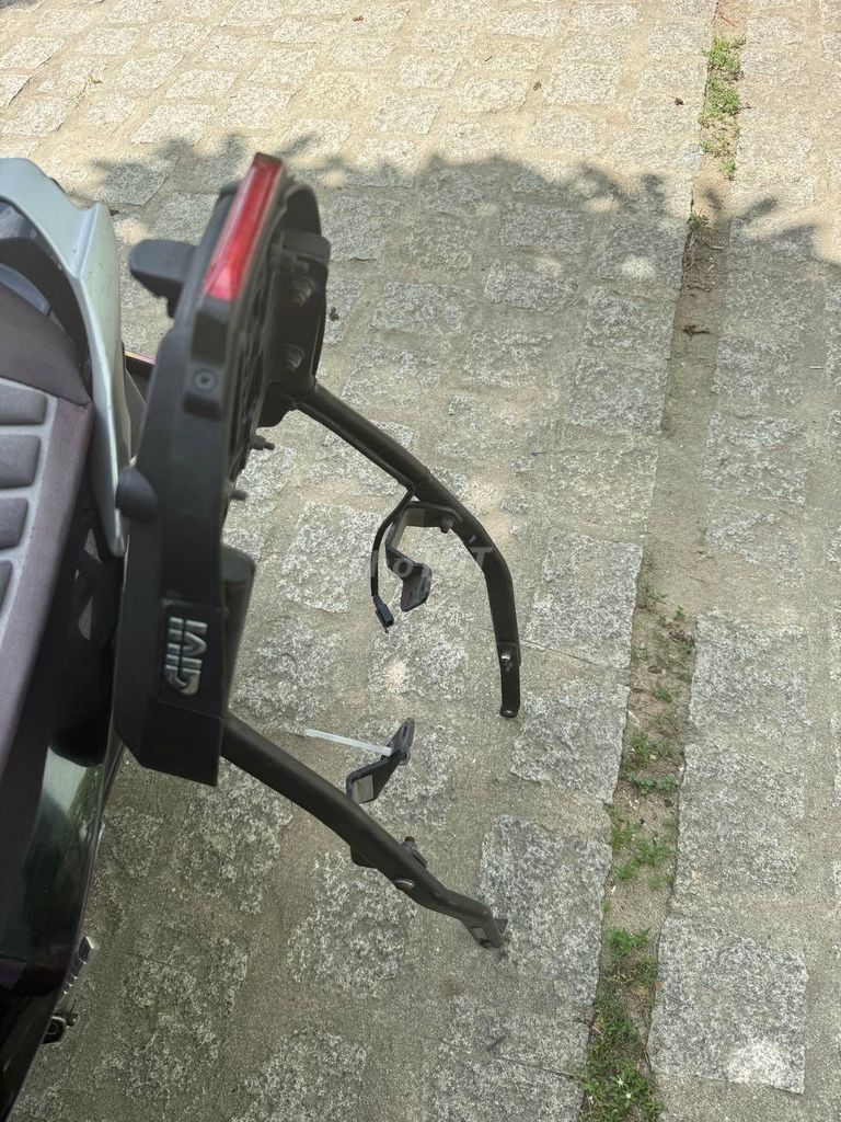Фото 3: Кронштейн для багажника Yamaha Exciter 135cc, металлический, черный