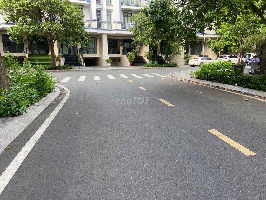 Продажа дома в Vạn Phúc City