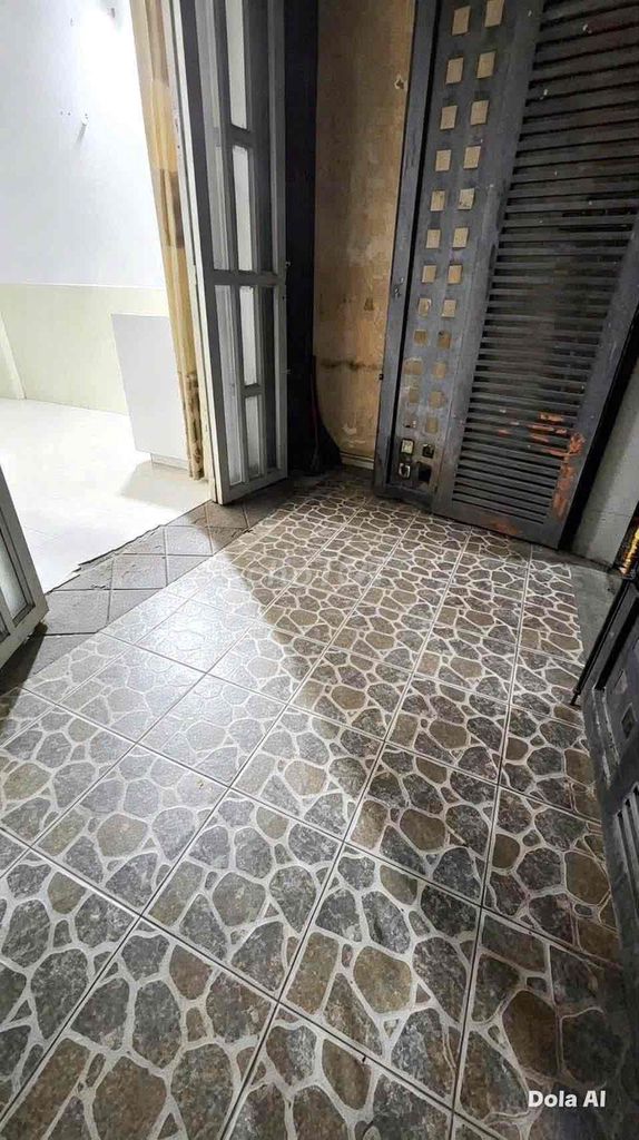 Фото 3: 3 спальни - переулок для автомобилей - дом с арендой 170м², улица №9, Линь Тэй, рядом с Фам Ван Донг, автомобиль подъезж