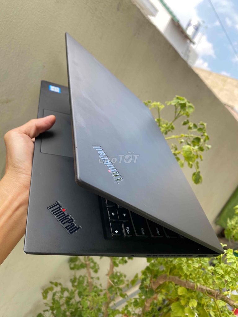 Фото 2: Lenovo ThinkPad X1 Carbon i7 16GB/256GB 14 inch