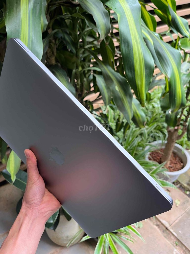 Фото 3: Macbook Pro 13 дюймов 2019 i5 8GB/256GB Серый космос 99