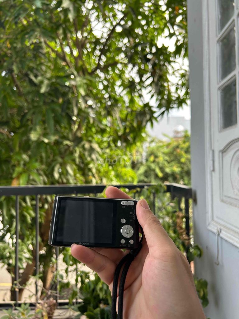 Фото 2: Камера Sony Cyber-shot 14.1MP черная