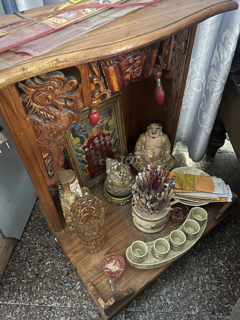 Деревянный коричневый алтарь, б/у