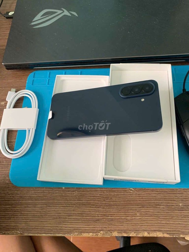 Фото 2: Samsung Galaxy A57 5G 8GB/128GB темно-синий