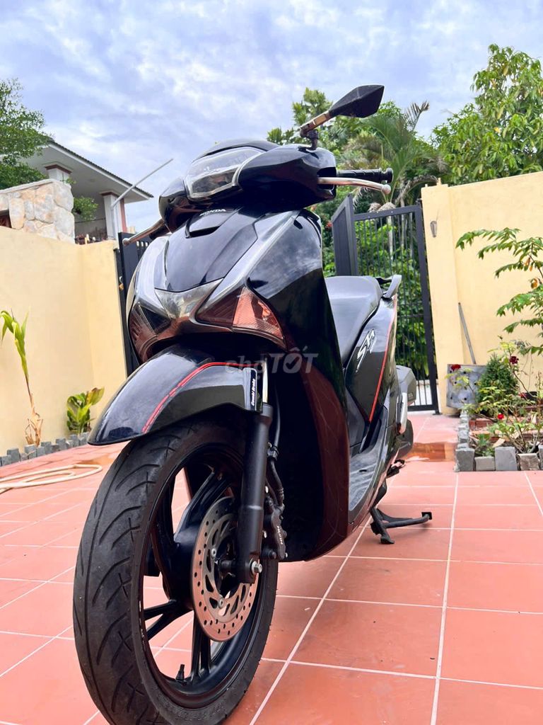 Фото 2: Honda SH 125 2018 Черный 57000 км
