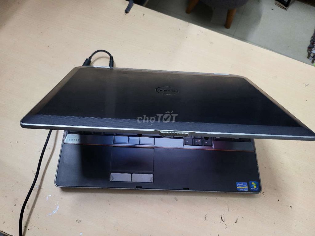 Фото 3: Dell E6520 i5-2430 15.6 дюймов 6GB/250GB, не держит батарея