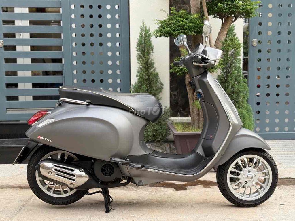 Фото 3: Piaggio Vespa Sprint Iget ABS Серый