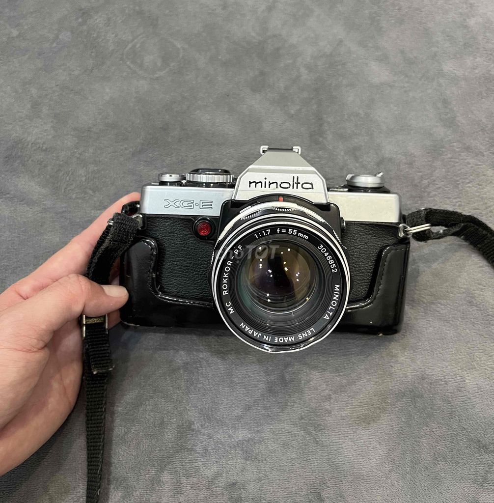 Máy ảnh film Minolta XG-E Bạc, Đen